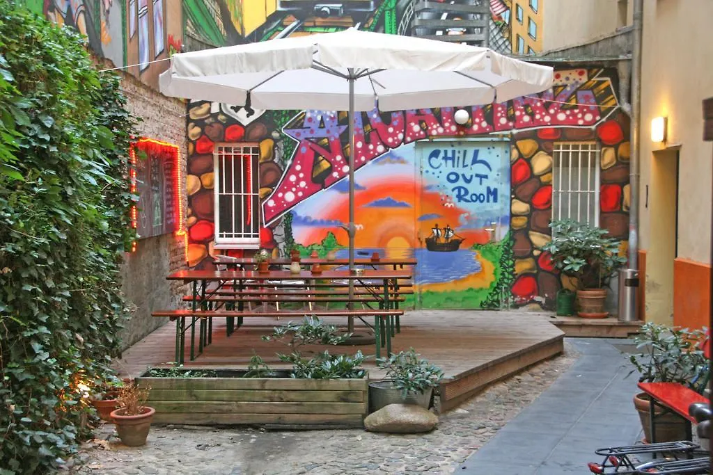 Flow Home Berlin Hostel