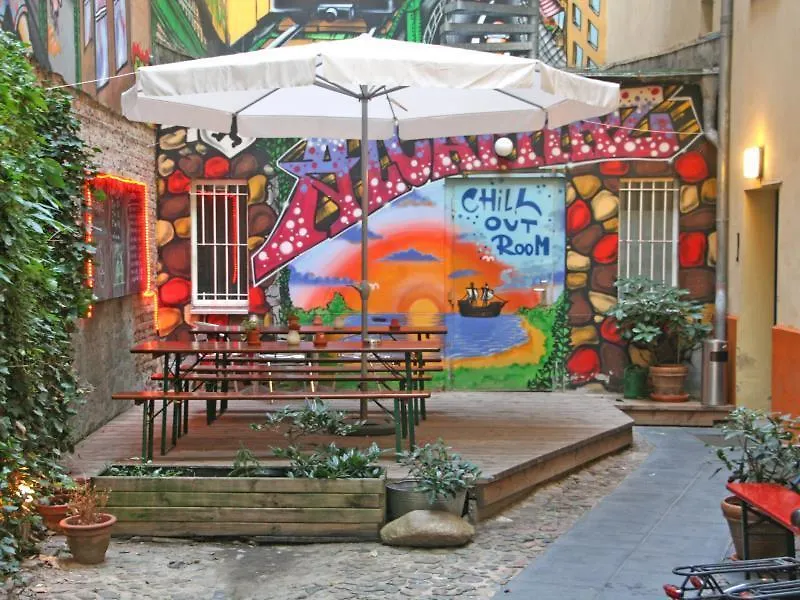 Flow Home Berlin Hostel