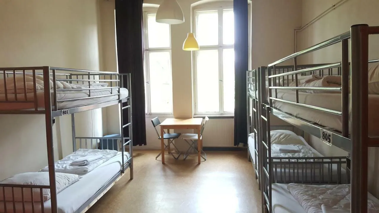 Flow Home Berlin Hostel