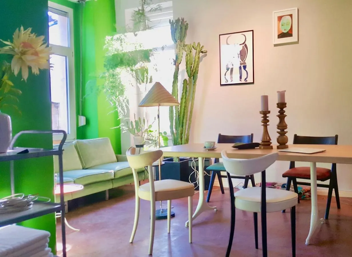 Flow Home Berlin Hostel